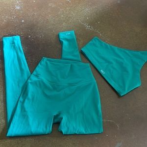 Set Active Small Set Palm Green Sportbody One Shoulder Bra Leggings Worn Once